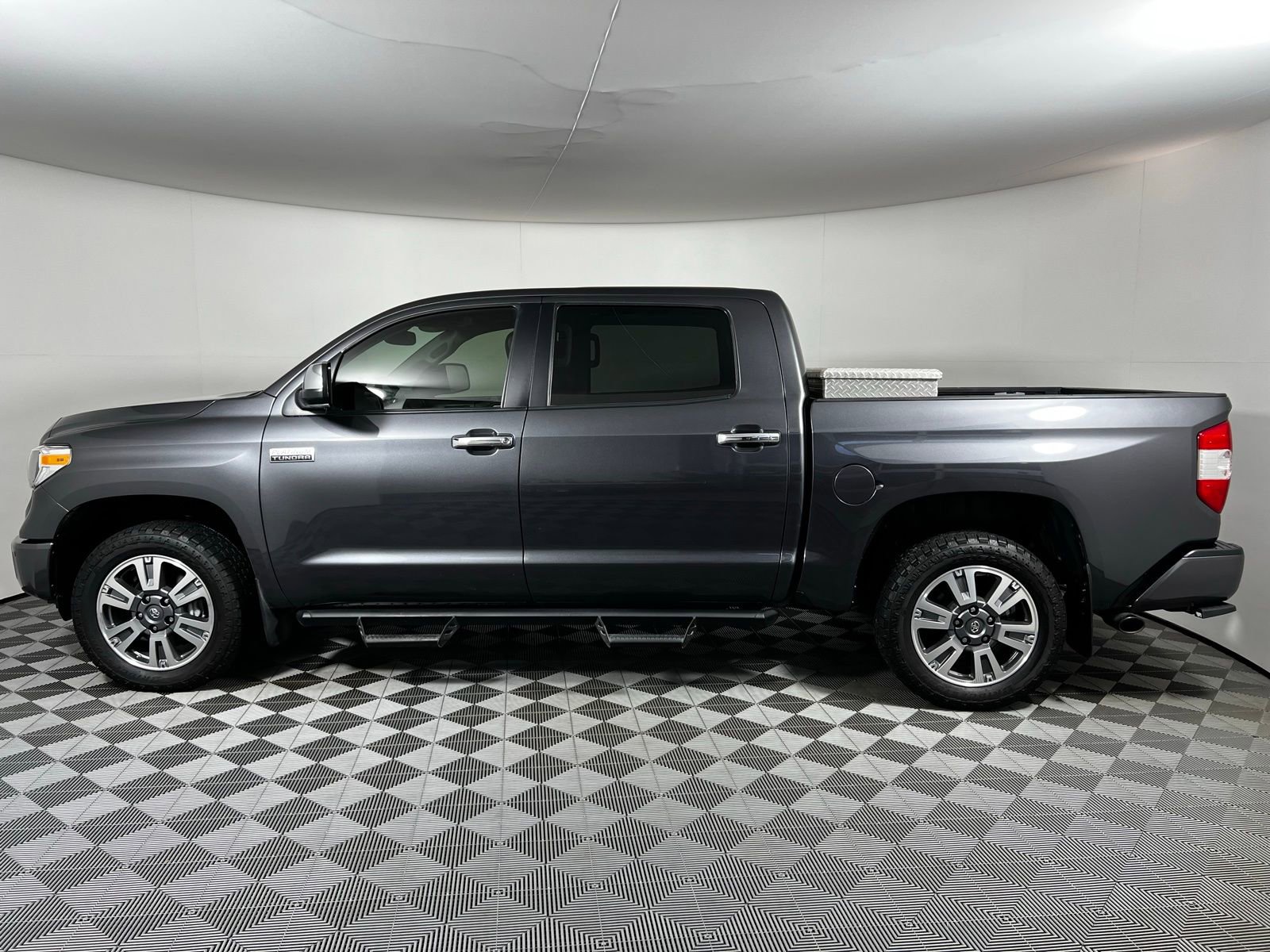 Used 2019 Toyota Tundra Platinum image 8