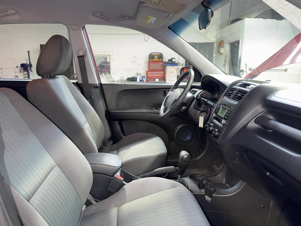 Used 2009 Kia Sportage LX FWD image 24