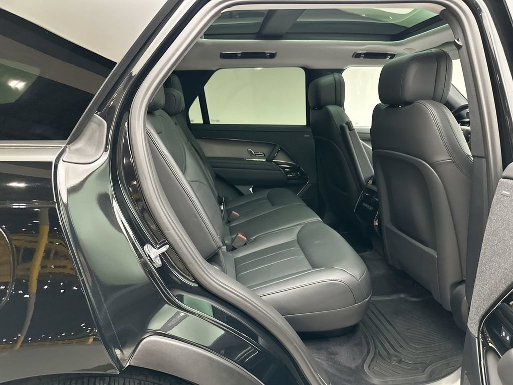 Used 2023 Land Rover Range Rover Sport SE AWD/4WD image 19