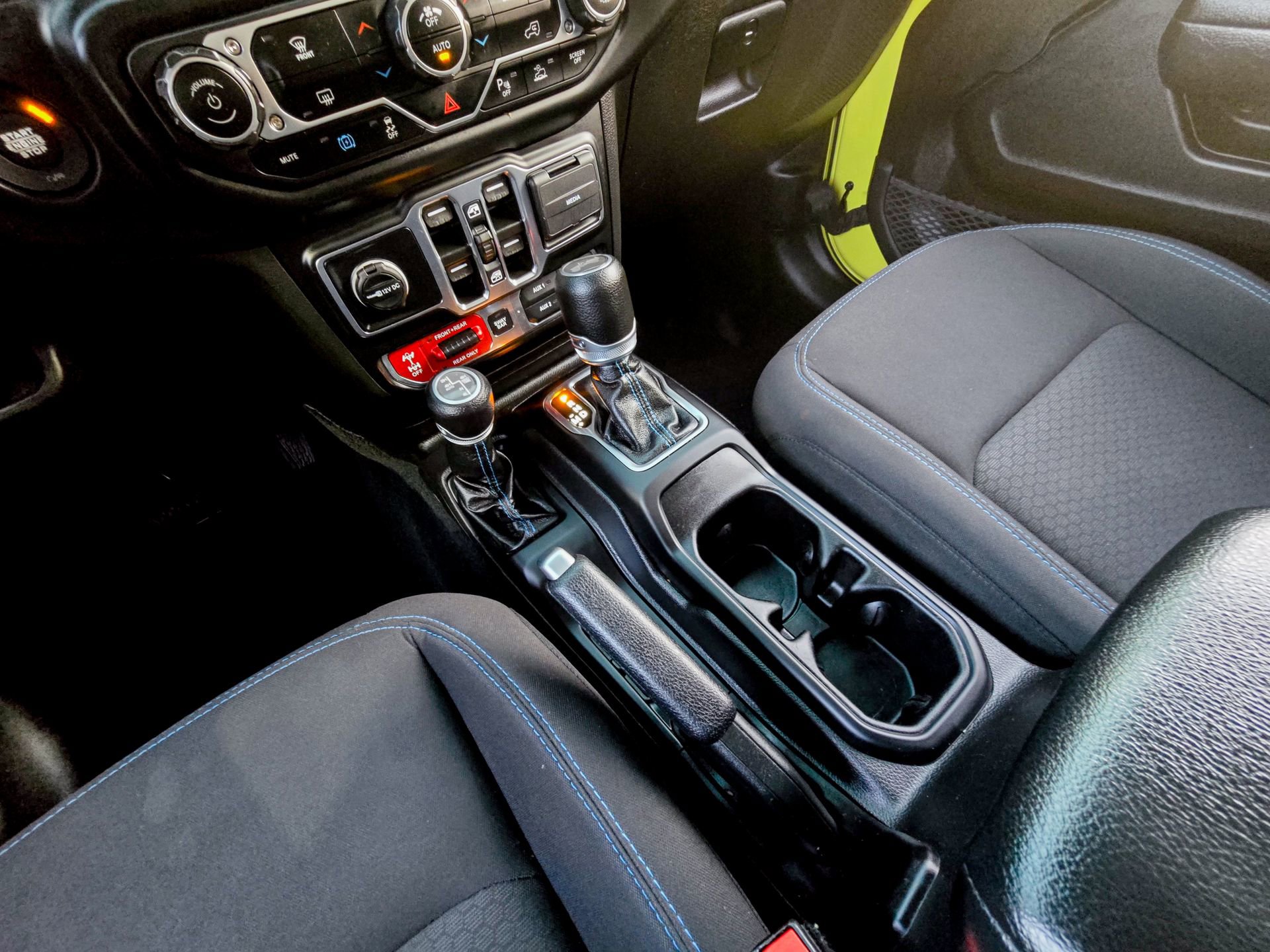 Used 2022 Jeep Wrangler Unlimited Rubicon 4xe w/ Safety Group image 28