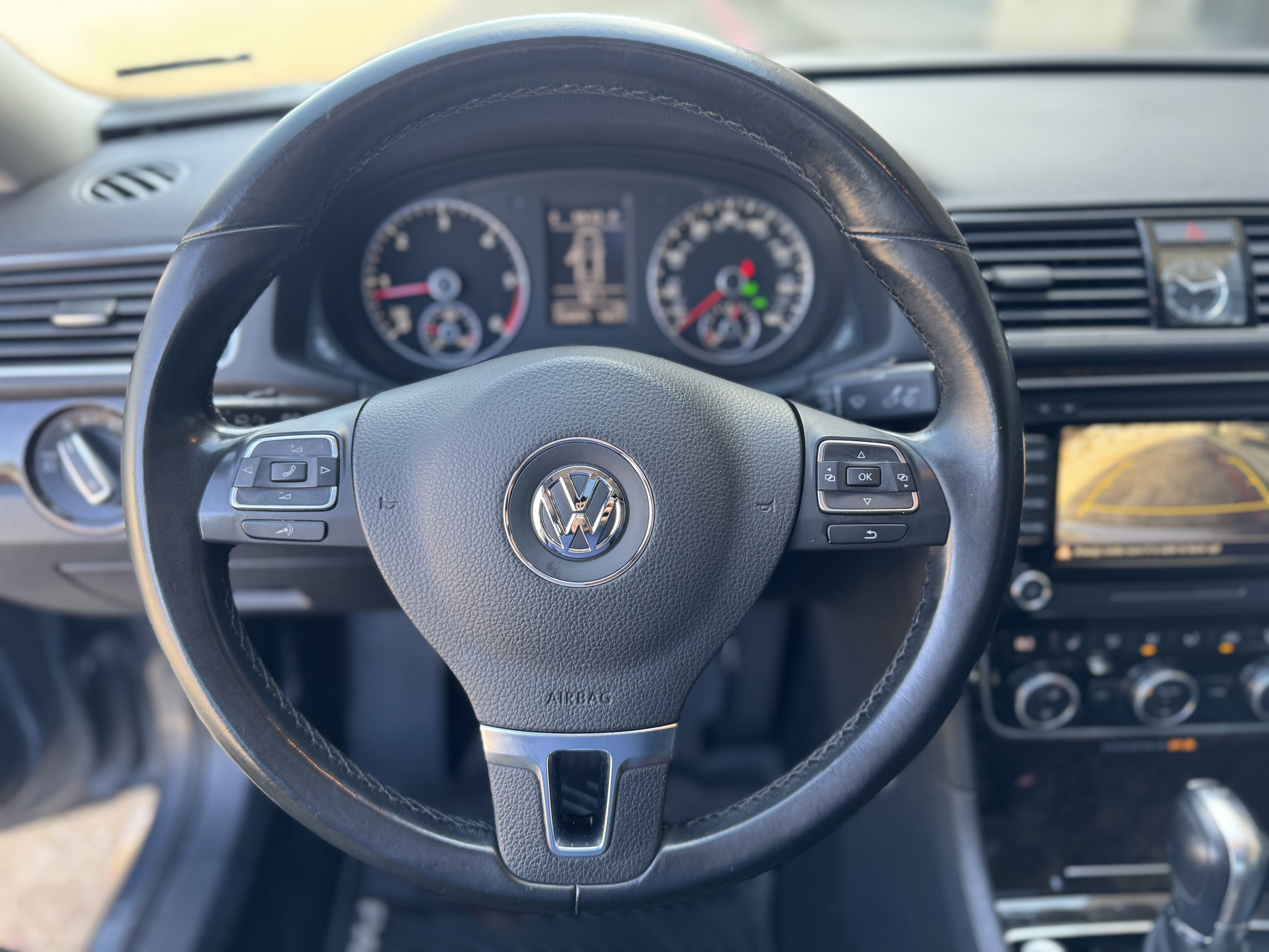 Used 2015 Volkswagen Passat TDI SEL Premium FWD image 21