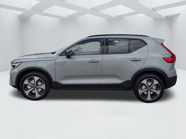 New 2025 Volvo XC40 B5 Plus w/ Protection Package Premier AWD/4WD image 9