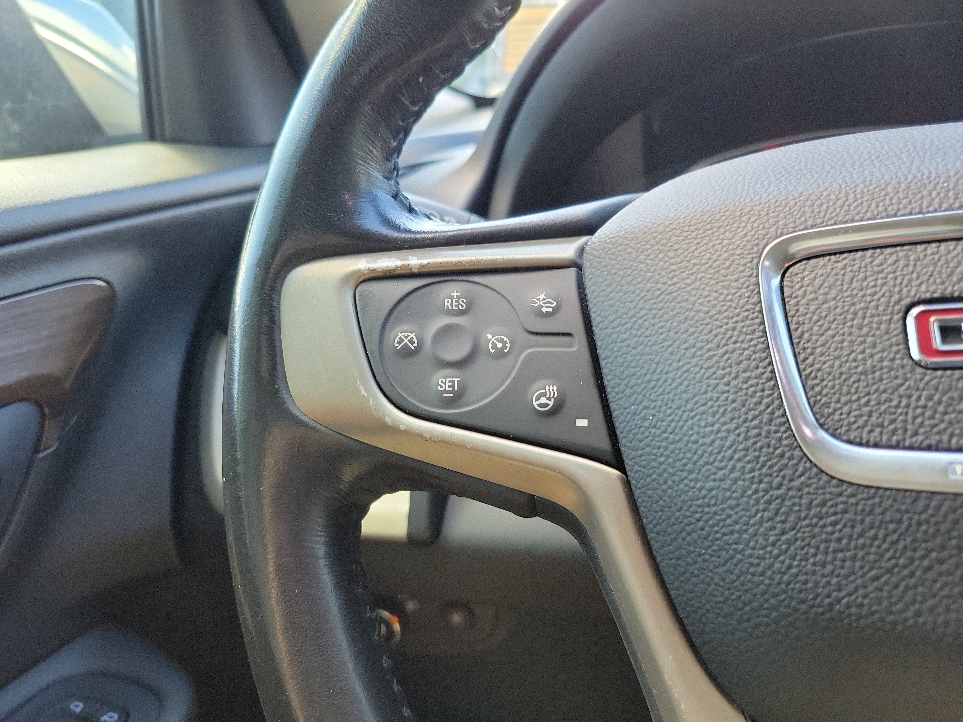 Used 2019 GMC Terrain Denali w/ Advanced Safety Package AWD/4WD image 22