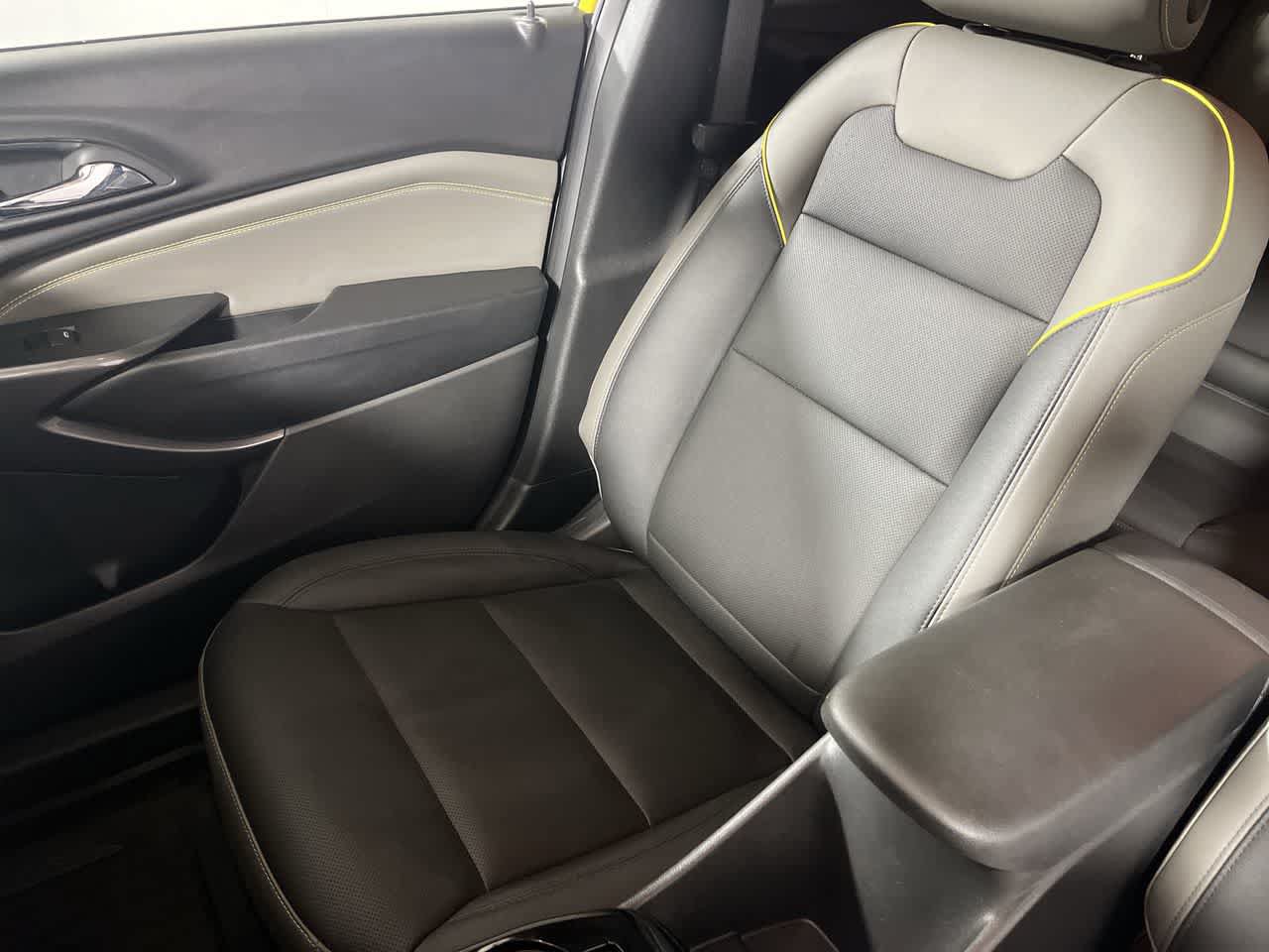 Used 2025 Chevrolet Trax ACTIV w/ Driver Confidence Package FWD image 25