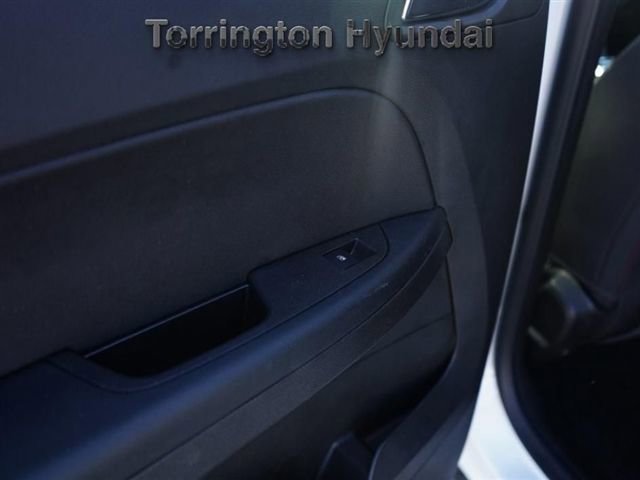 Used 2015 Chevrolet Equinox LT w/ Driver Convenience Package image 28