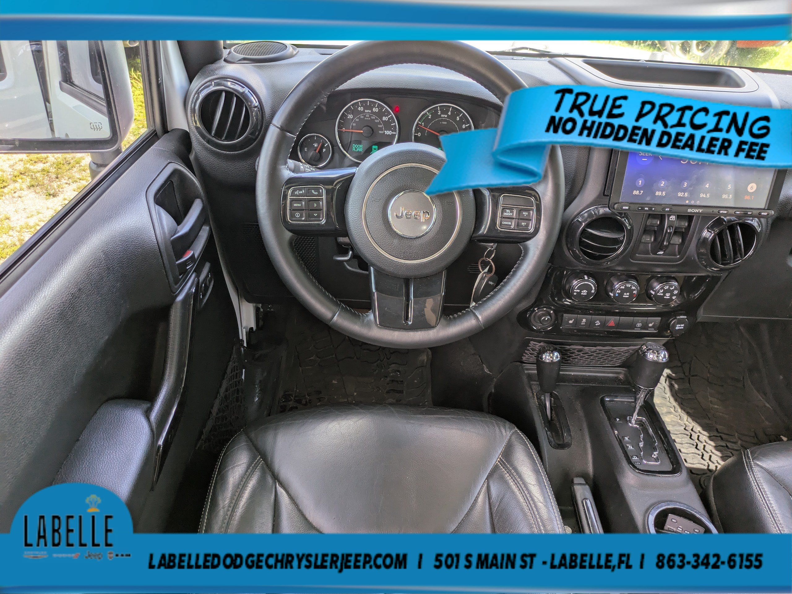 Used 2016 Jeep Wrangler Unlimited Sahara w/ Connectivity Group AWD/4WD image 14