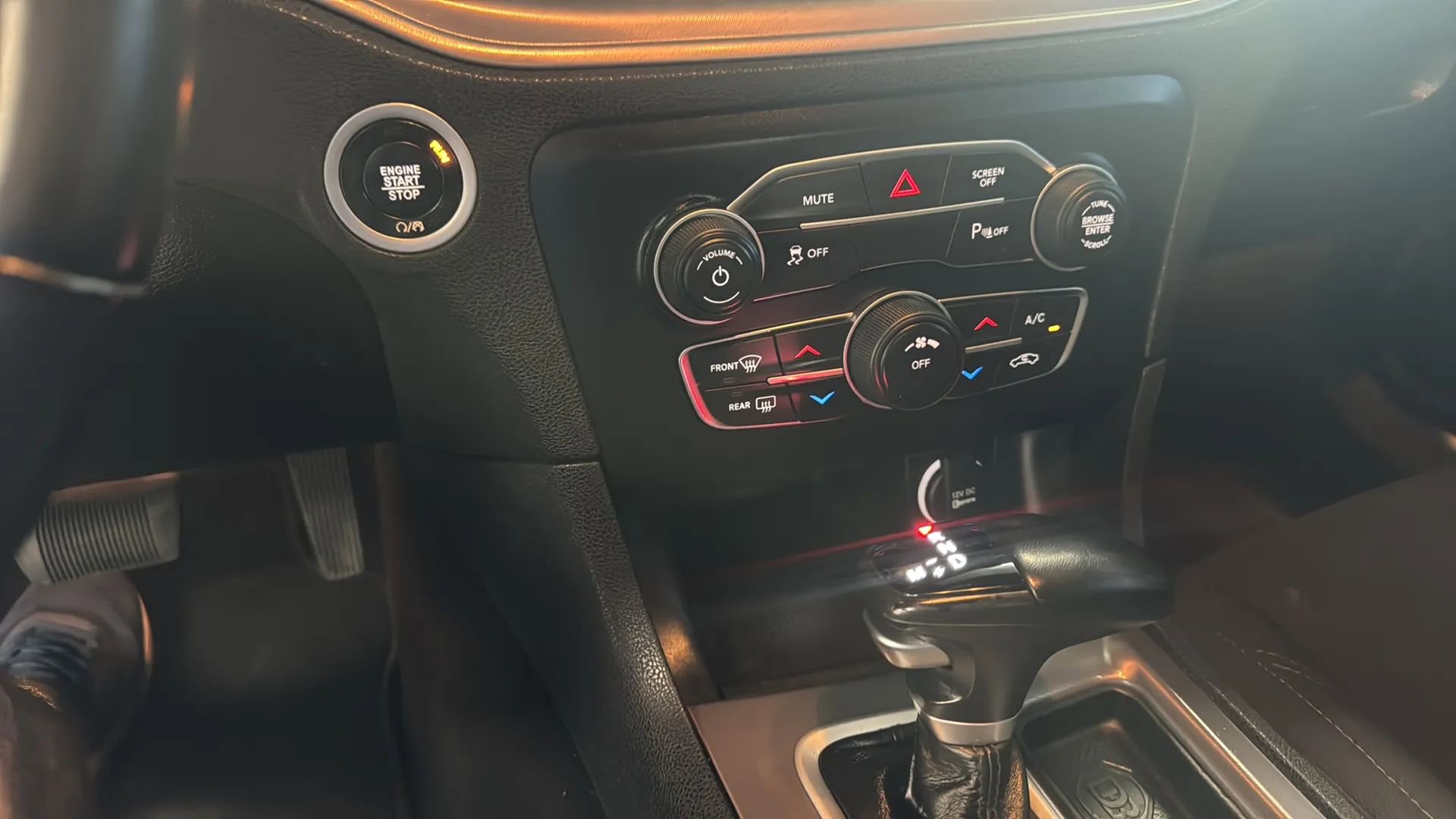 Used 2023 Dodge Charger SXT RWD image 16