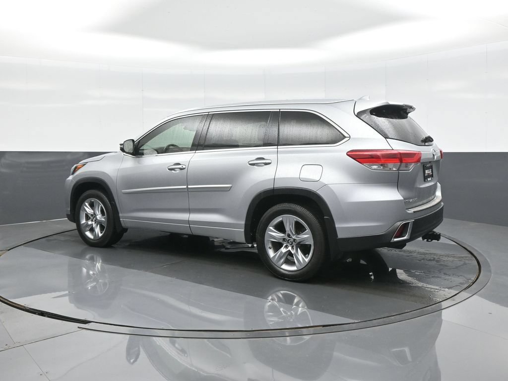 Used 2017 Toyota Highlander Limited w/ Protection Package #3 AWD/4WD image 5