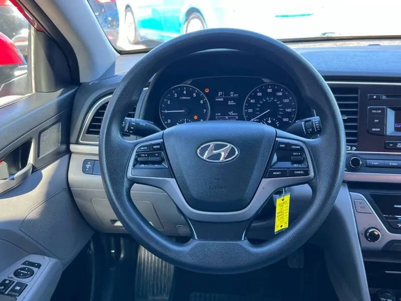 Used 2017 Hyundai Elantra SE image 17