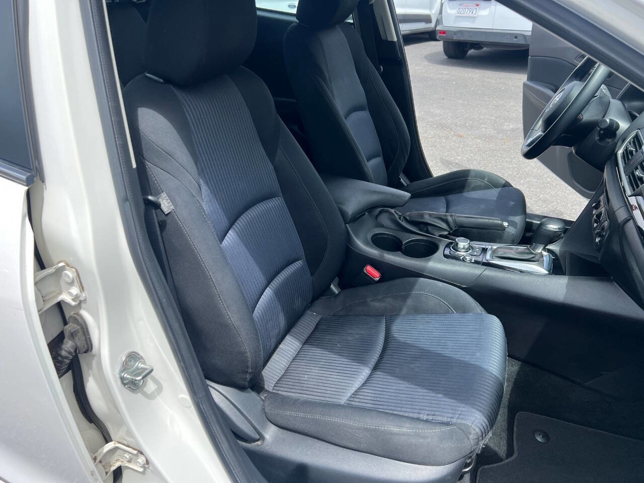 Used 2016 MAZDA MAZDA3 i Touring FWD image 10