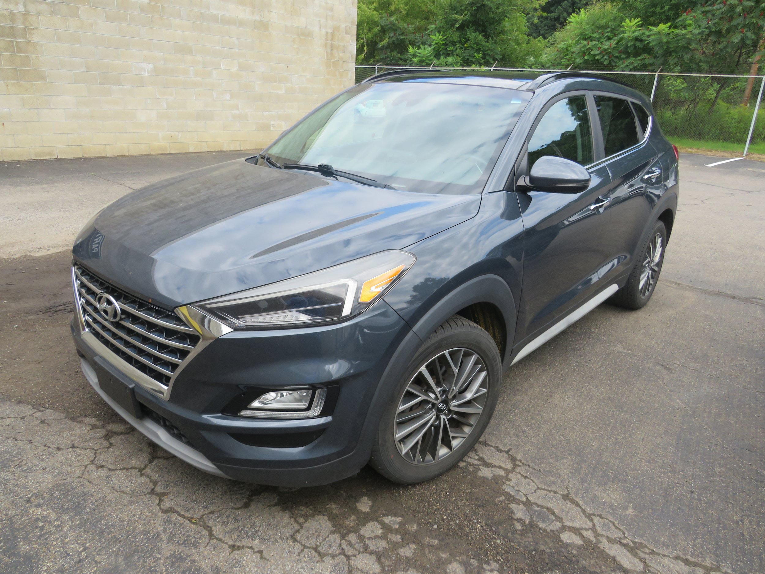 Used 2019 Hyundai Tucson Ultimate w/ Cargo Package AWD/4WD image 3