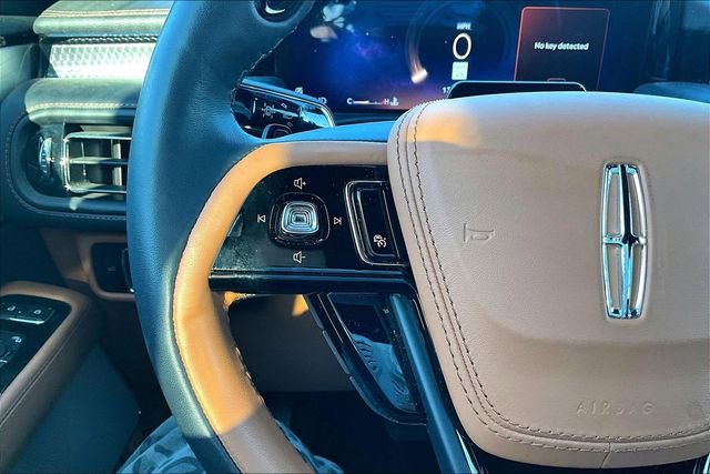 Used 2025 Lincoln Aviator Black Label w/ Black Label Special Edition image 11