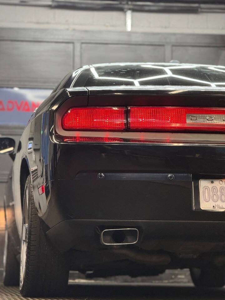 Used 2013 Dodge Challenger SXT image 7