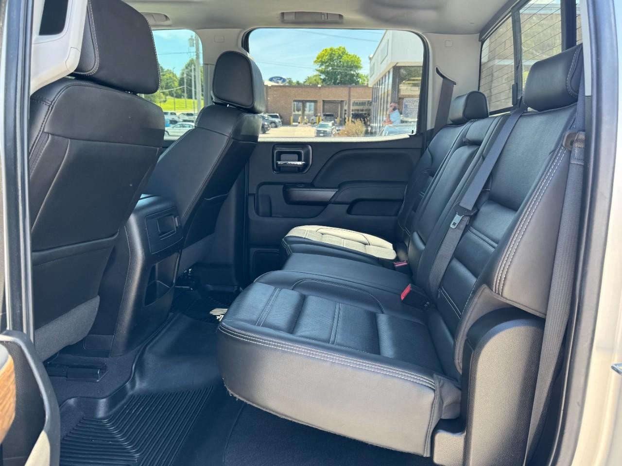 Used 2019 GMC Sierra 2500 Denali w/ Duramax Plus Package AWD/4WD image 10