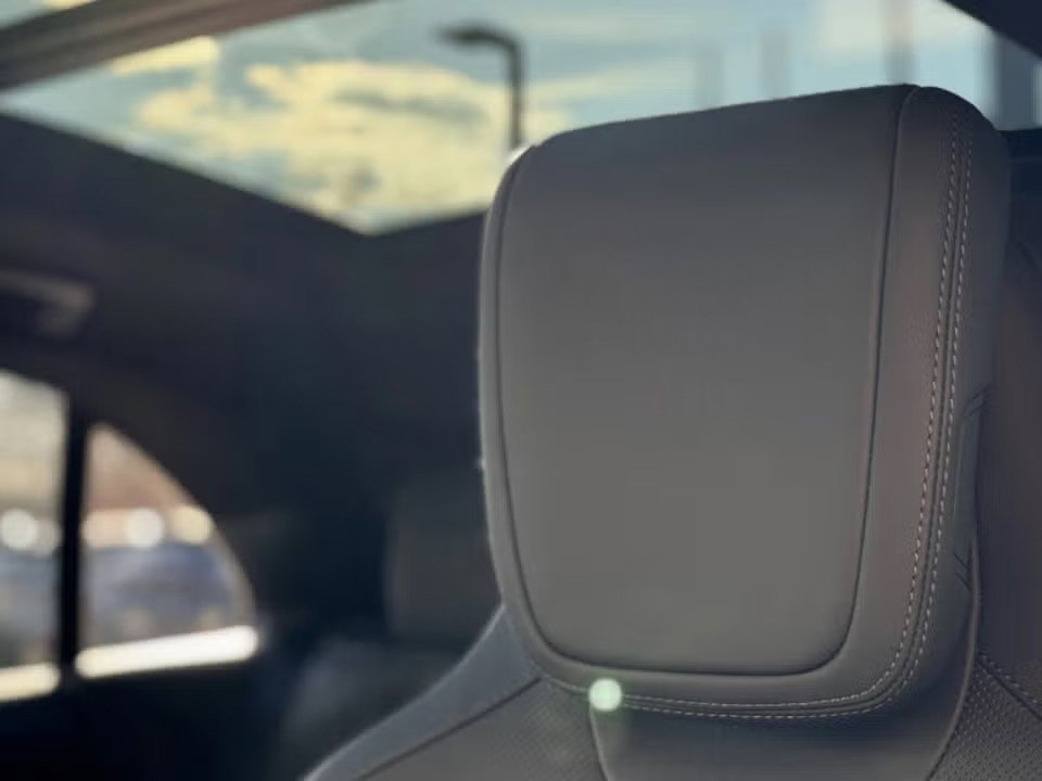 Certified 2025 Porsche Macan 4S Electric image 21