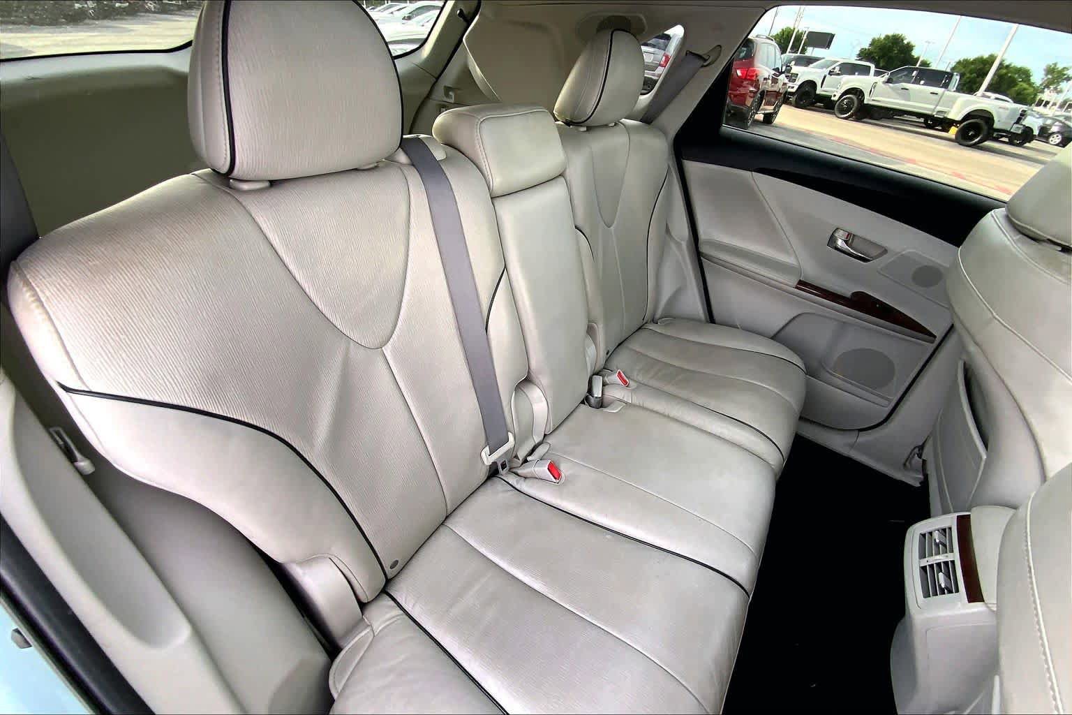 Used 2010 Toyota Venza image 16