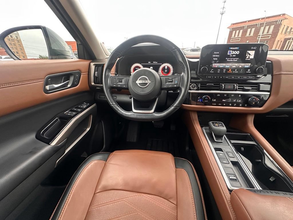 Certified 2023 Nissan Pathfinder Platinum FWD image 24