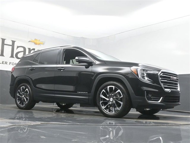 Used 2022 GMC Terrain SLT w/ Infotainment Package II image 2