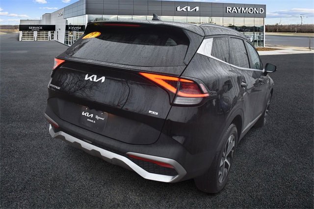 Used 2023 Kia Sportage EX image 3