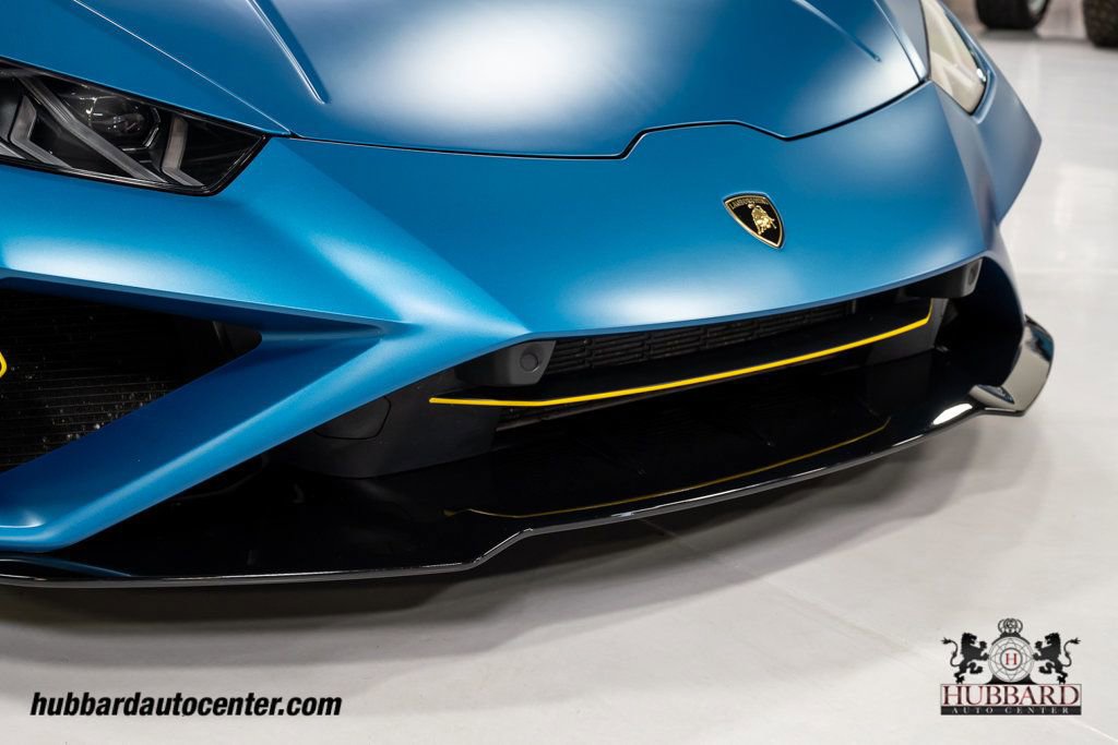 Used 2020 Lamborghini Huracan EVO image 35