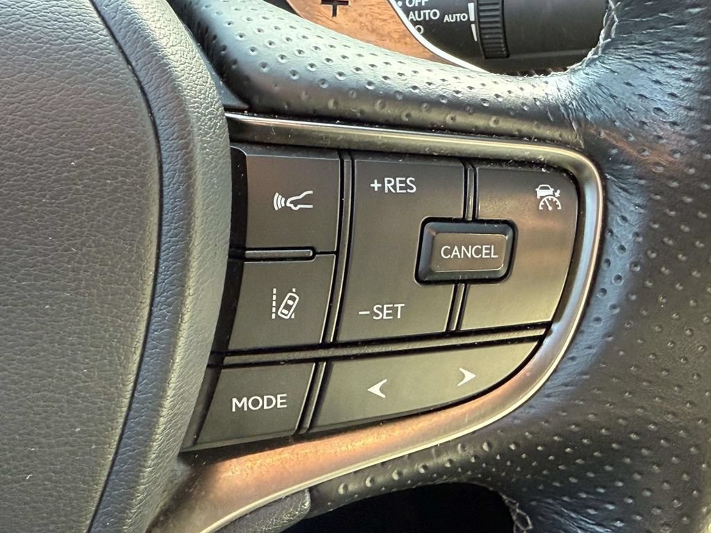 Used 2022 Lexus LS 500 F Sport w/ Accessory Package (Z1) AWD/4WD image 21