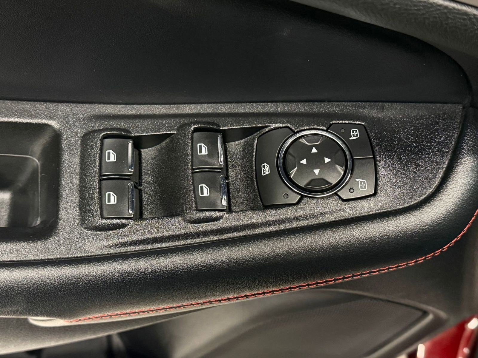 Used 2020 Ford Edge ST-Line image 19