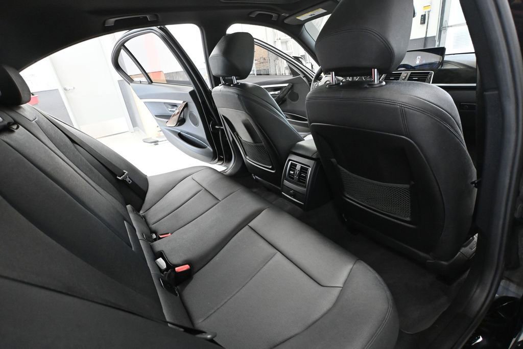 Used 2018 BMW 330i xDrive Sedan AWD/4WD image 42