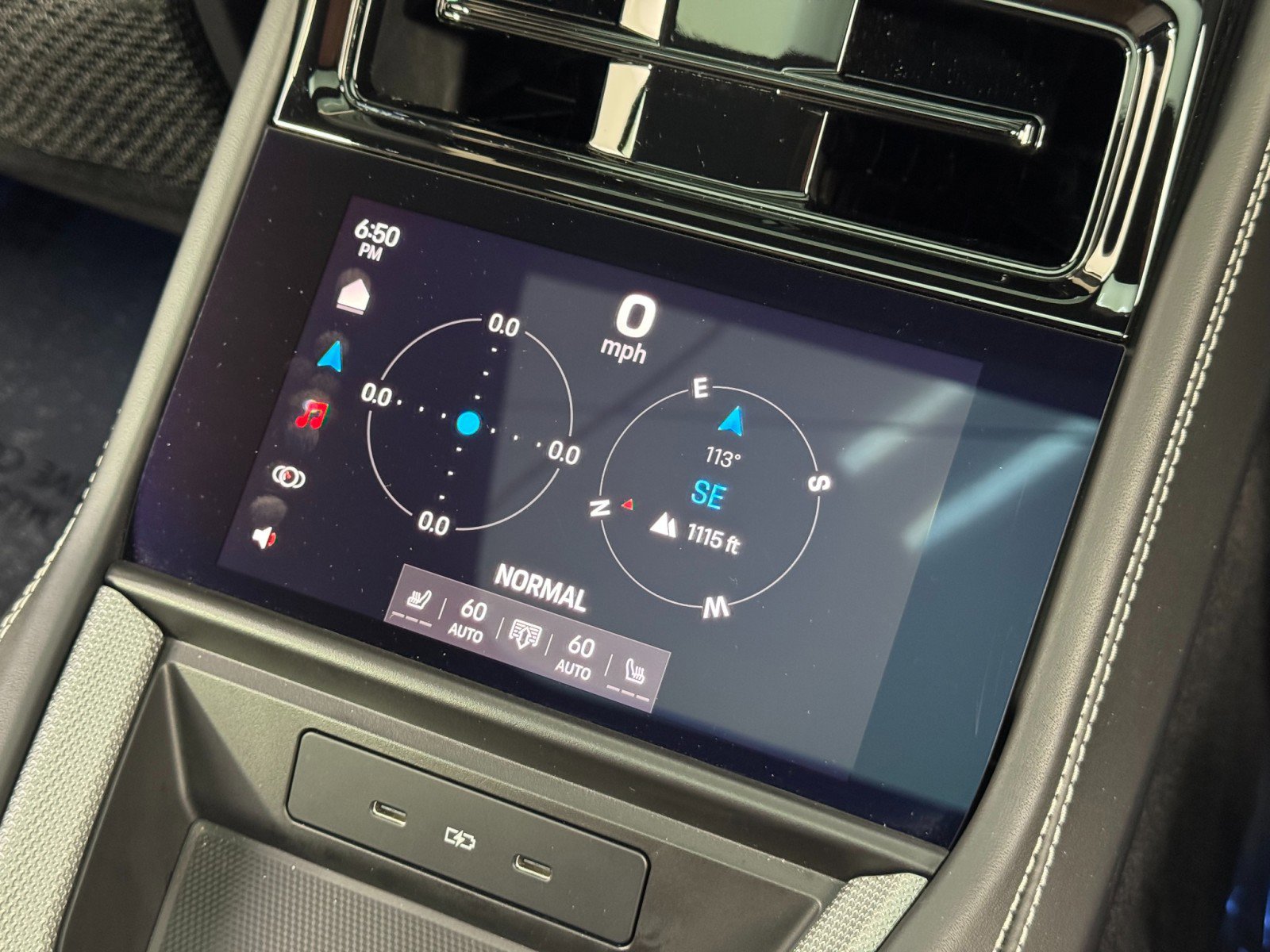 Used 2024 Porsche Panamera 4 w/ Premium Package image 38