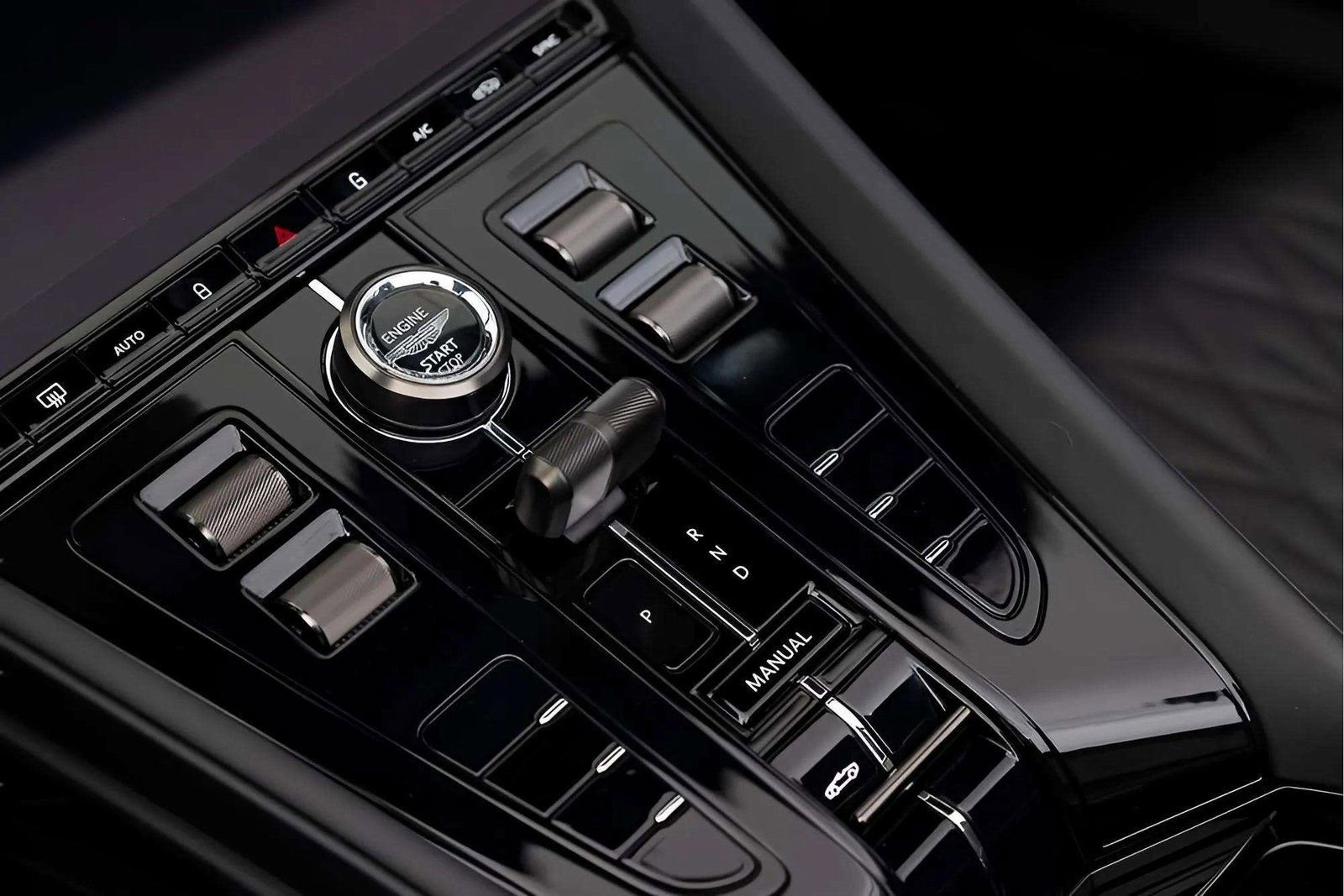 Used 2025 Aston Martin DB12 Convertible RWD image 37