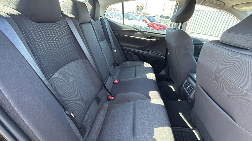 Used 2025 Toyota Camry LE image 28