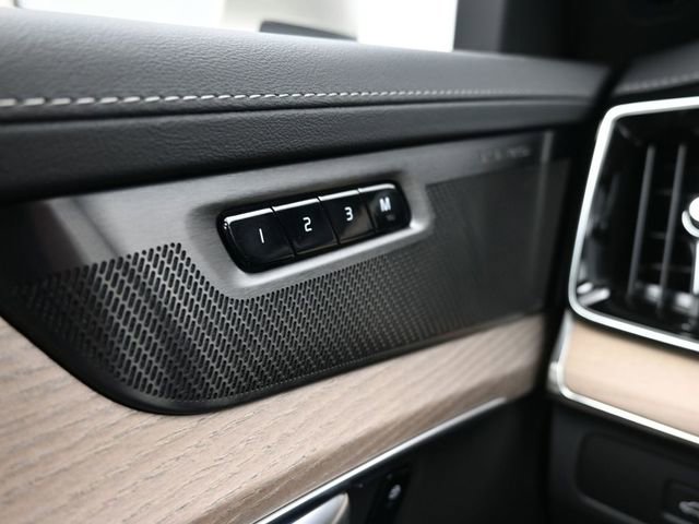 New 2026 Volvo XC90 B6 Ultra w/ Protection Package Premier image 30
