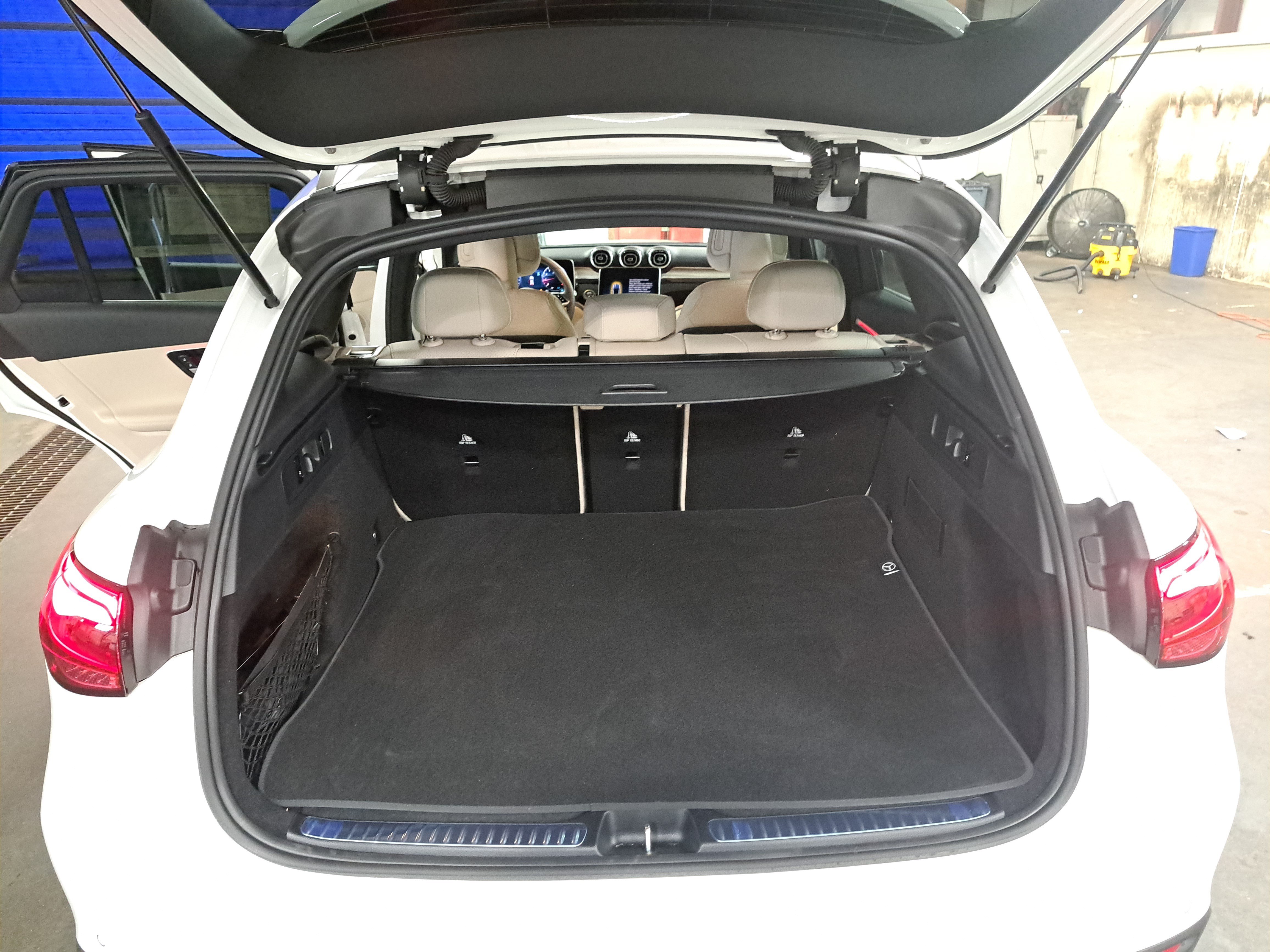 Used 2026 Mercedes-Benz GLC 300 4MATIC image 14