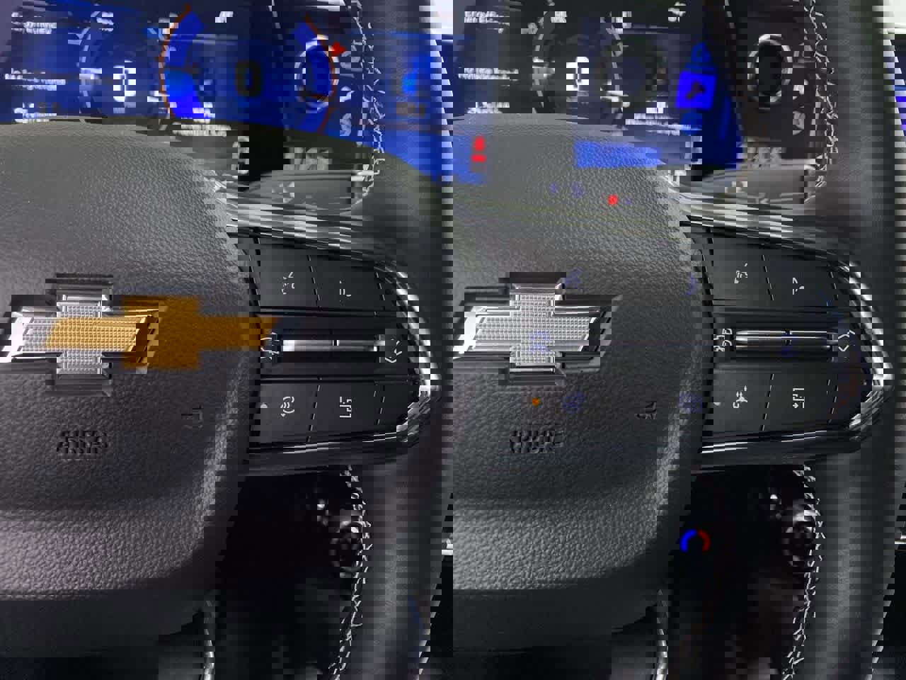 Used 2025 Chevrolet Equinox EV LT w/ Convenience Package image 21