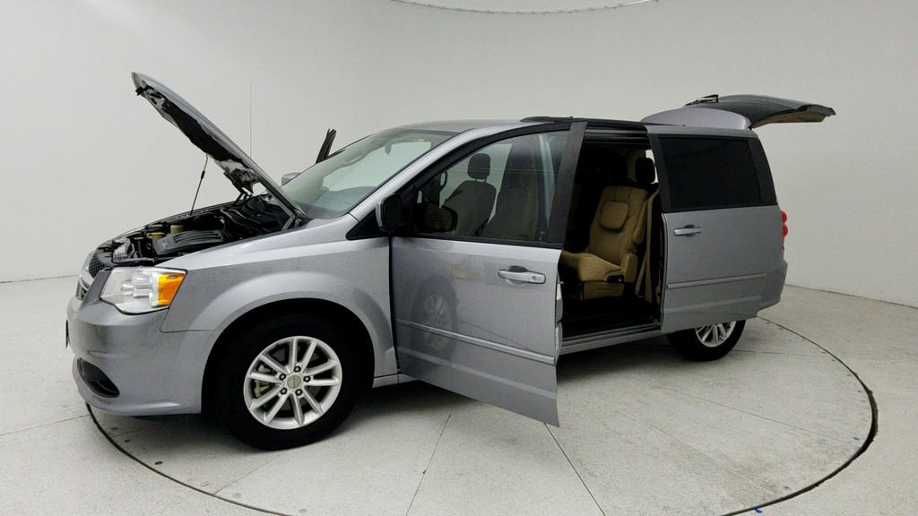 Used 2016 Dodge Grand Caravan SXT FWD image 11
