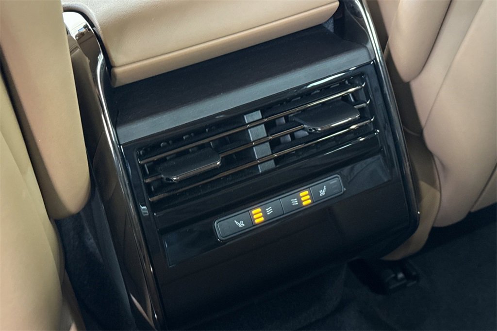 Used 2023 Land Rover Range Rover Sport SE image 16