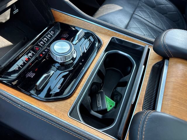 Used 2022 Jeep Grand Wagoneer Series III AWD/4WD image 28