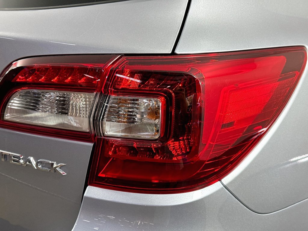 Used 2016 Subaru Outback 2.5i Limited AWD/4WD image 34