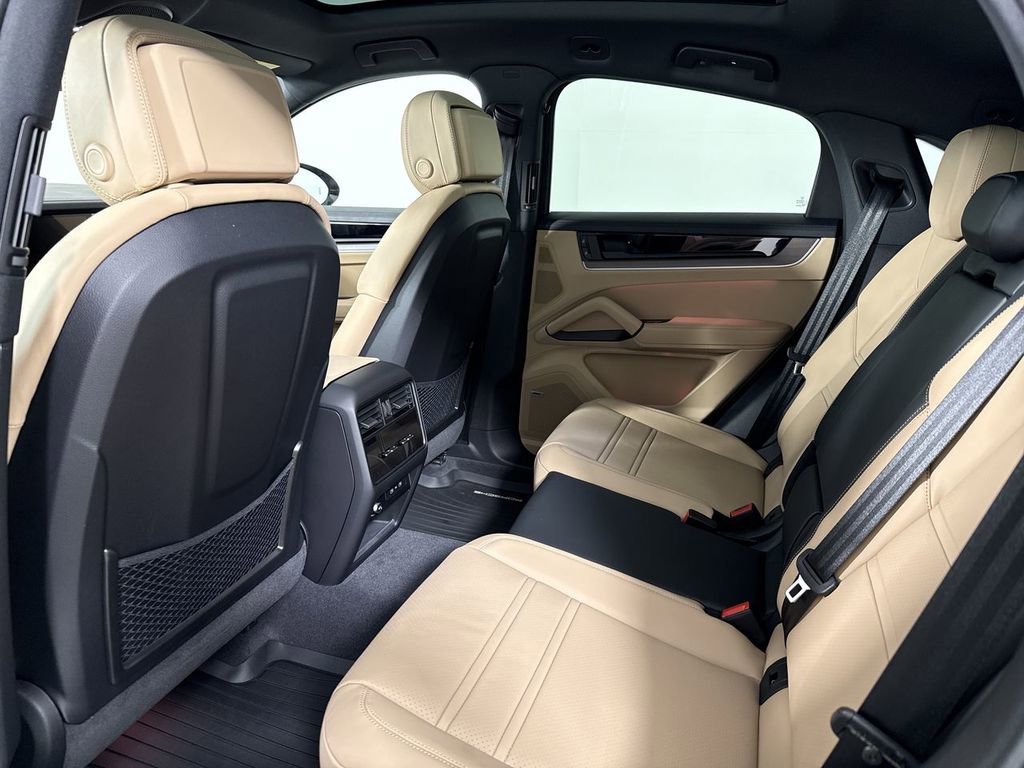 New 2026 Porsche Cayenne image 26
