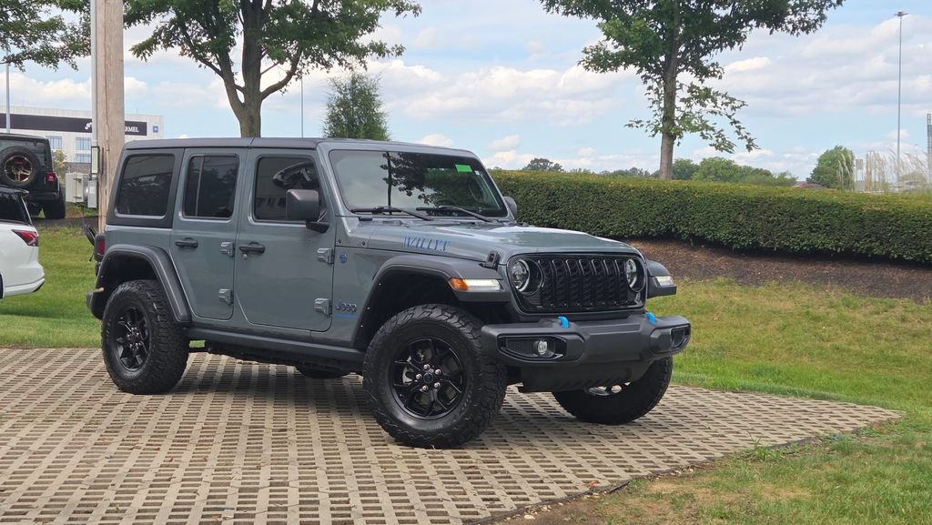 Used 2024 Jeep Wrangler Unlimited AWD/4WD image 4