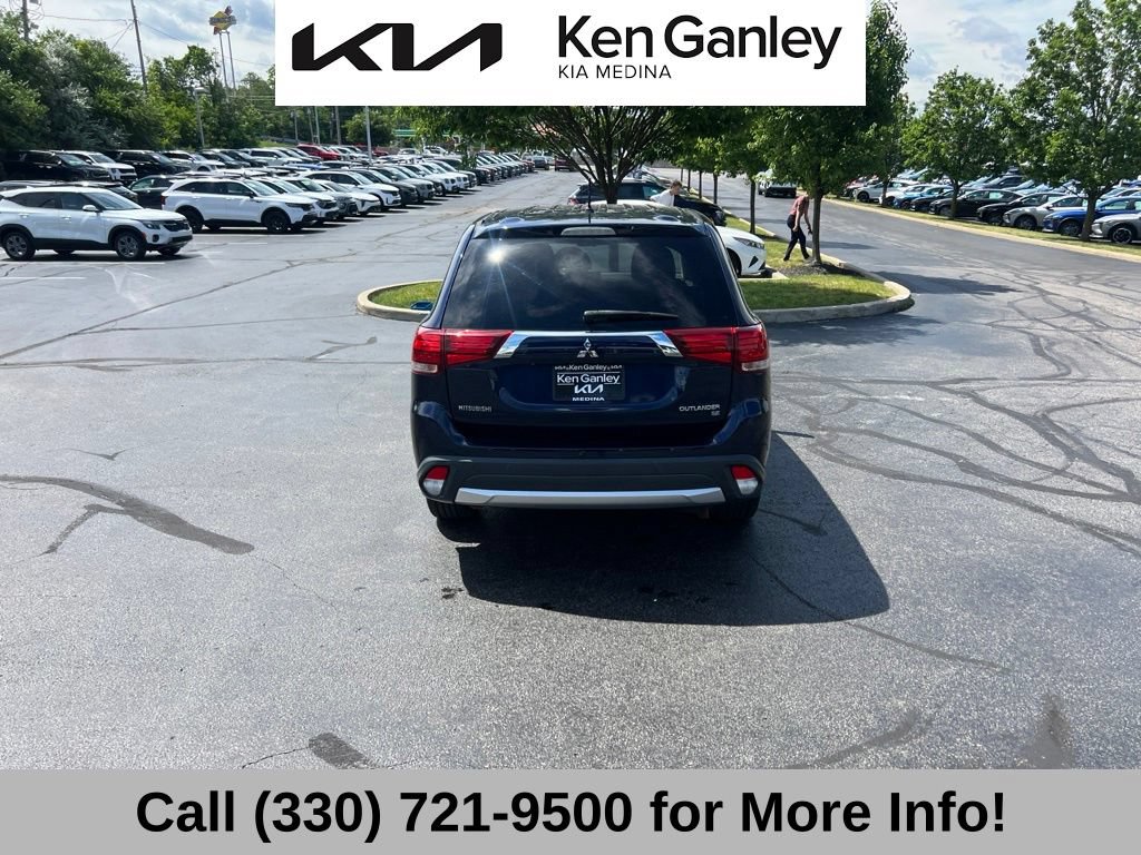 Used 2016 Mitsubishi Outlander SE AWD/4WD image 12
