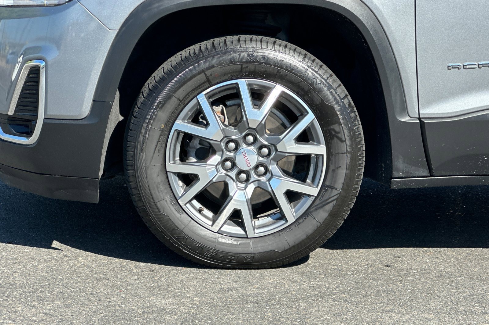 Used 2023 GMC Acadia SLT image 49