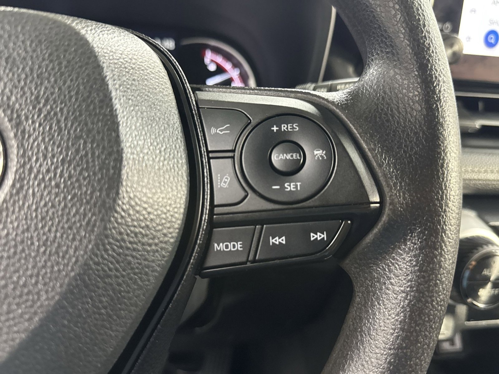 Used 2023 Toyota RAV4 XLE FWD image 44