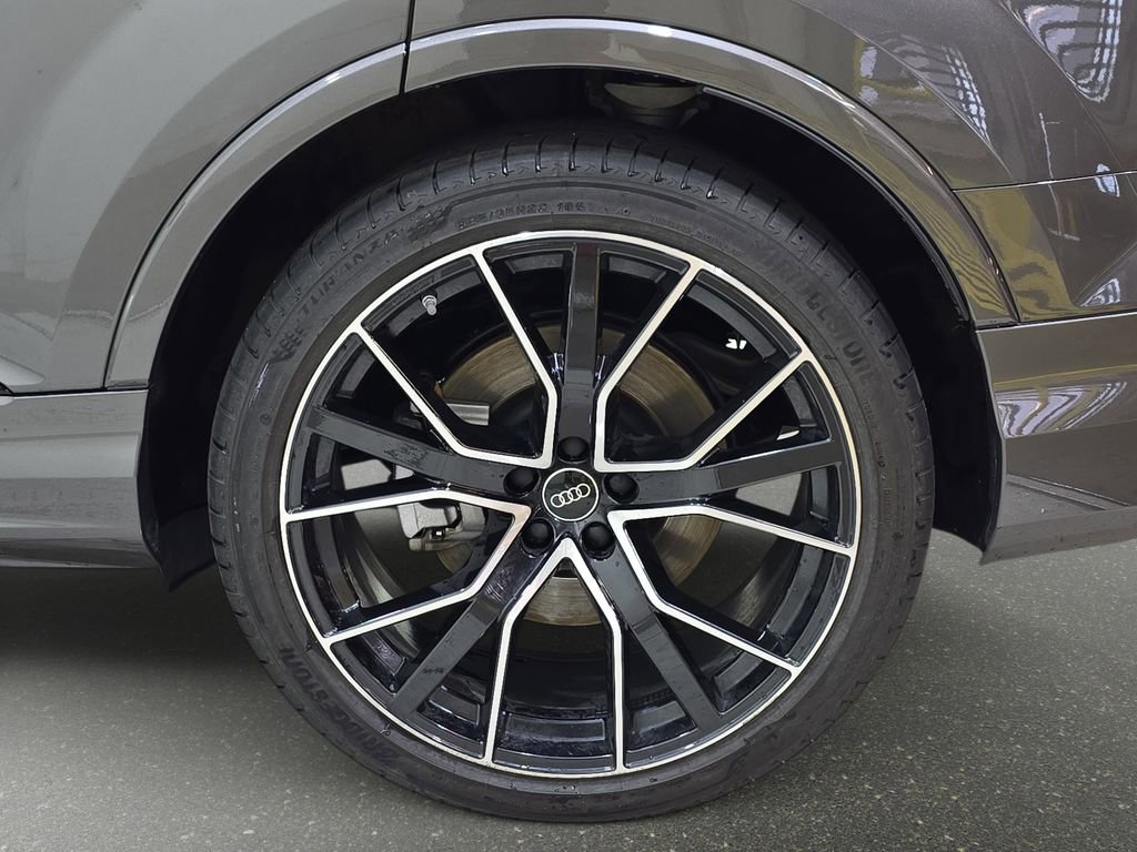 Used 2025 Audi Q7 3.0T Prestige w/ Prestige Package image 35