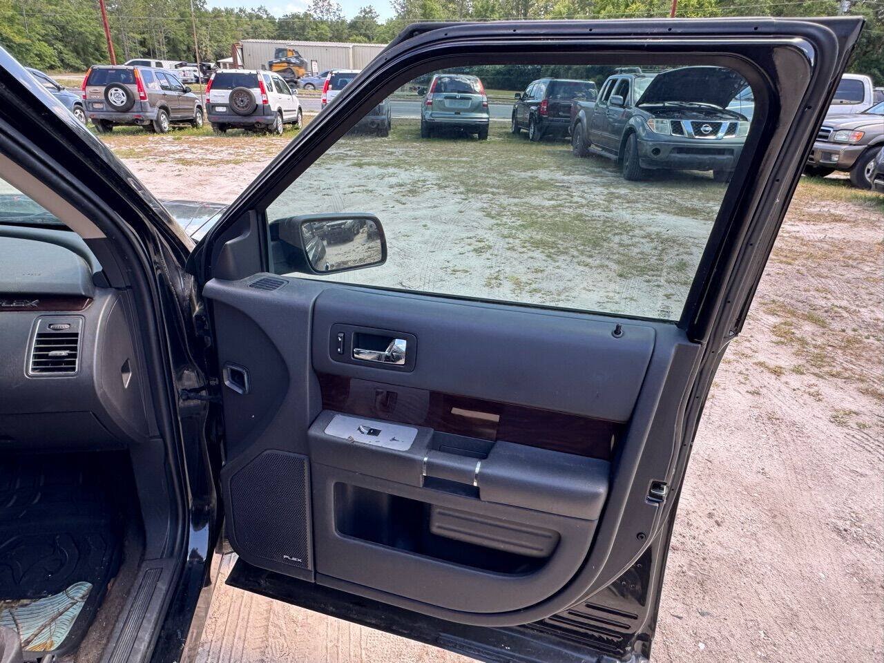 Used 2011 Ford Flex SEL FWD image 21