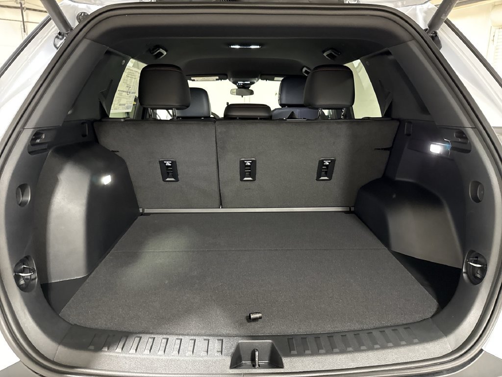 New 2027 Chevrolet Equinox RS w/ Convenience Package III AWD/4WD image 24