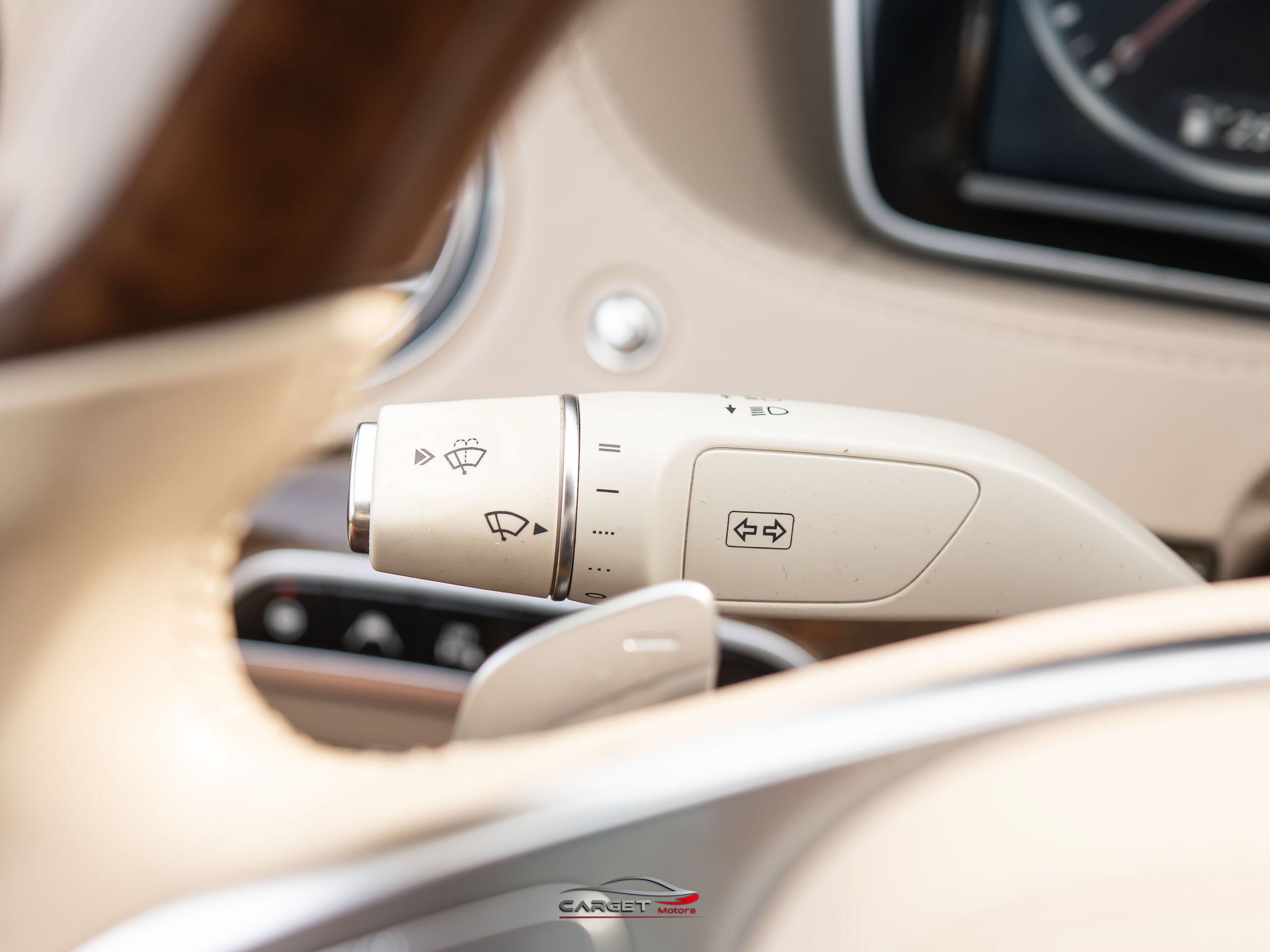 Used 2017 Mercedes-Benz S 550 4MATIC Sedan image 29