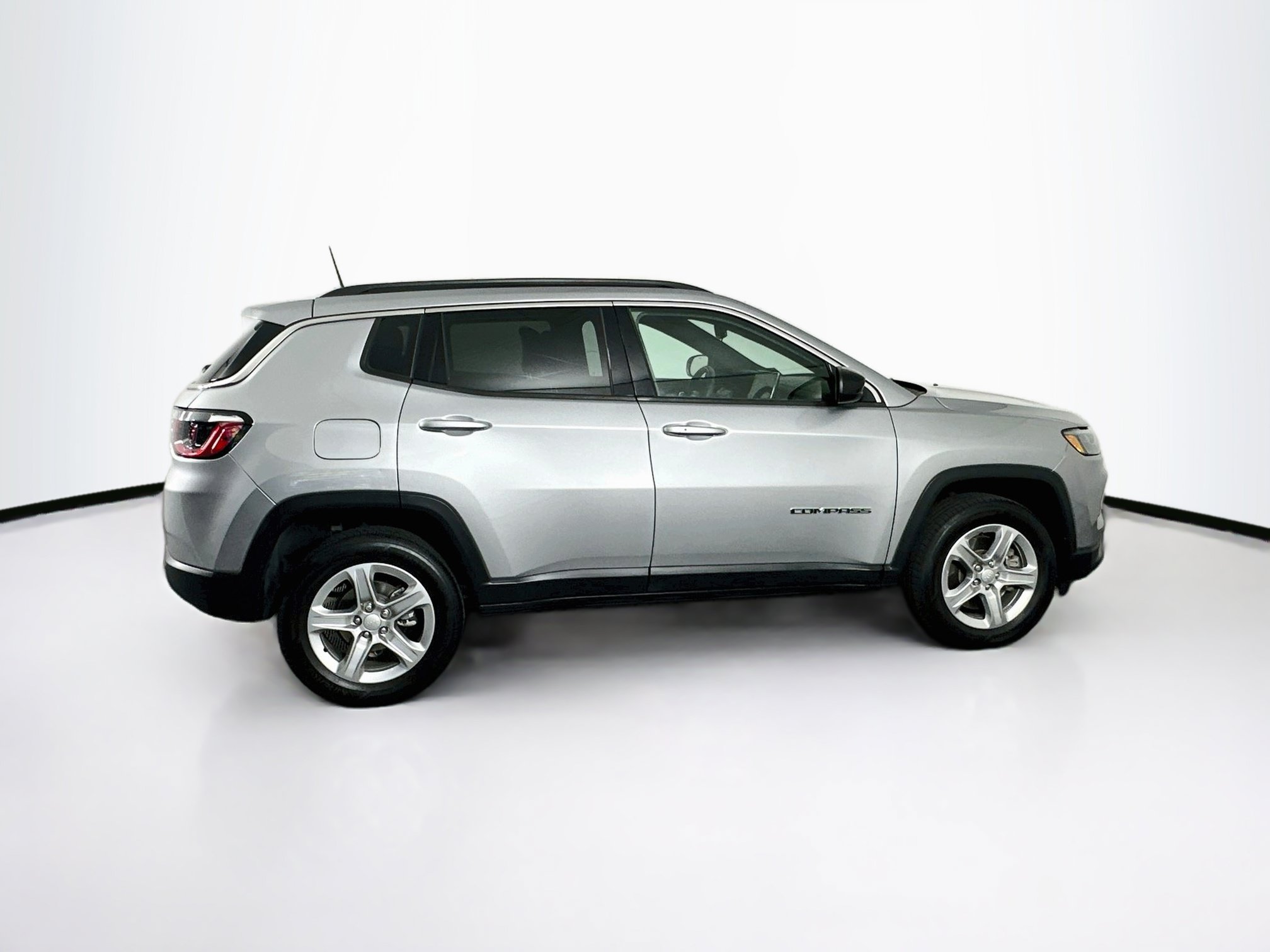 Used 2023 Jeep Compass Latitude AWD/4WD image 10