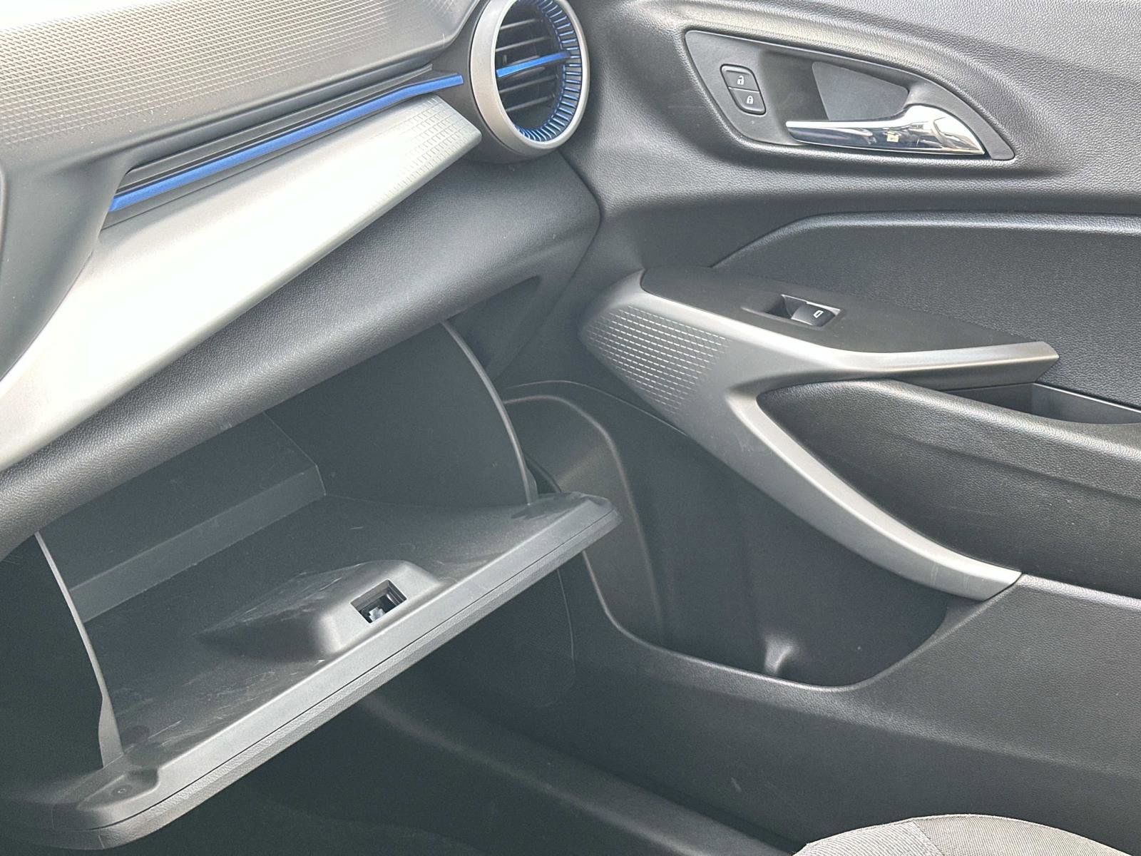 Certified 2024 Chevrolet Trax LS image 30