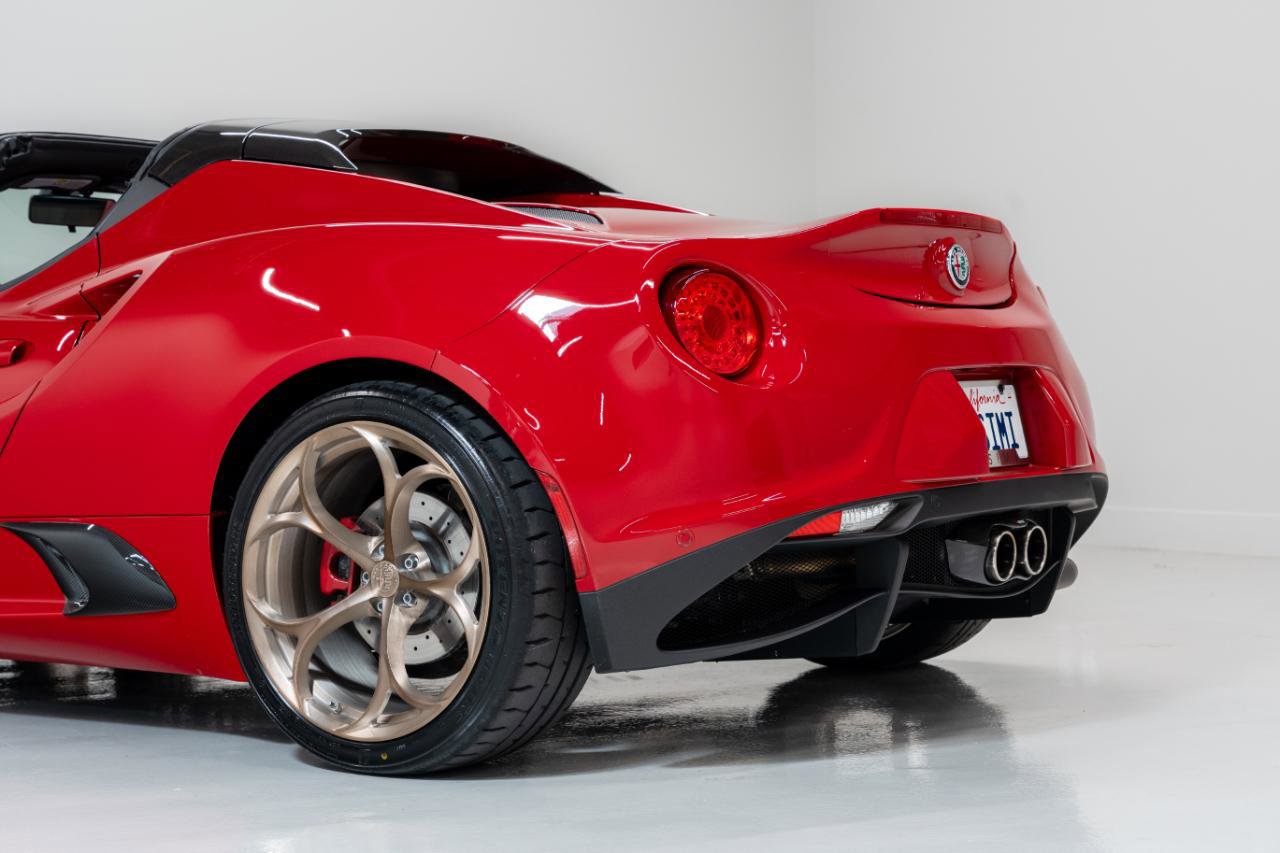 Used 2018 Alfa Romeo 4C Spider image 25
