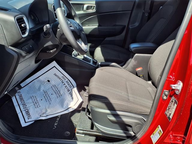 Certified 2025 Hyundai Venue SEL FWD image 15